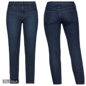 🆕 J Brand Skinny Leg Jean in Daring / Size: 25